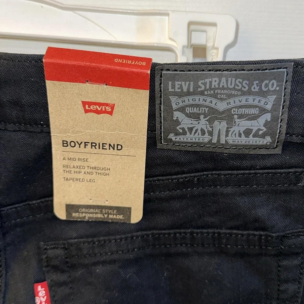 NWT Levi’s boyfriend jeans - Picture 5 of 8